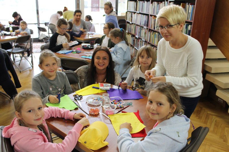 „Zabawa w Jubilera” – warsztaty w międzyzdrojskiej Bibliotece i Szkole Podstawowej w Wapnicy